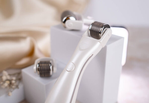 LED derma roller pre pevnú, pružnú a žiarivú pleť