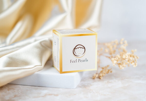 Feel Pearls Hydratačný pleťový krém s perlovým práškom a kyselinou hyalurónovou SPF-15